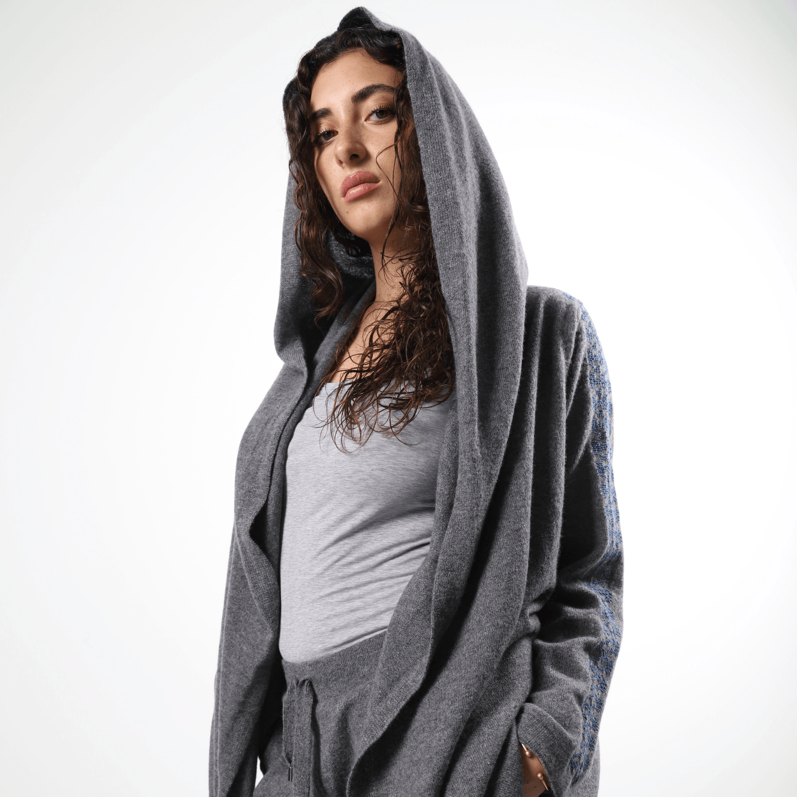 GRAY CASHMERE HOODIE | BEEHIVE