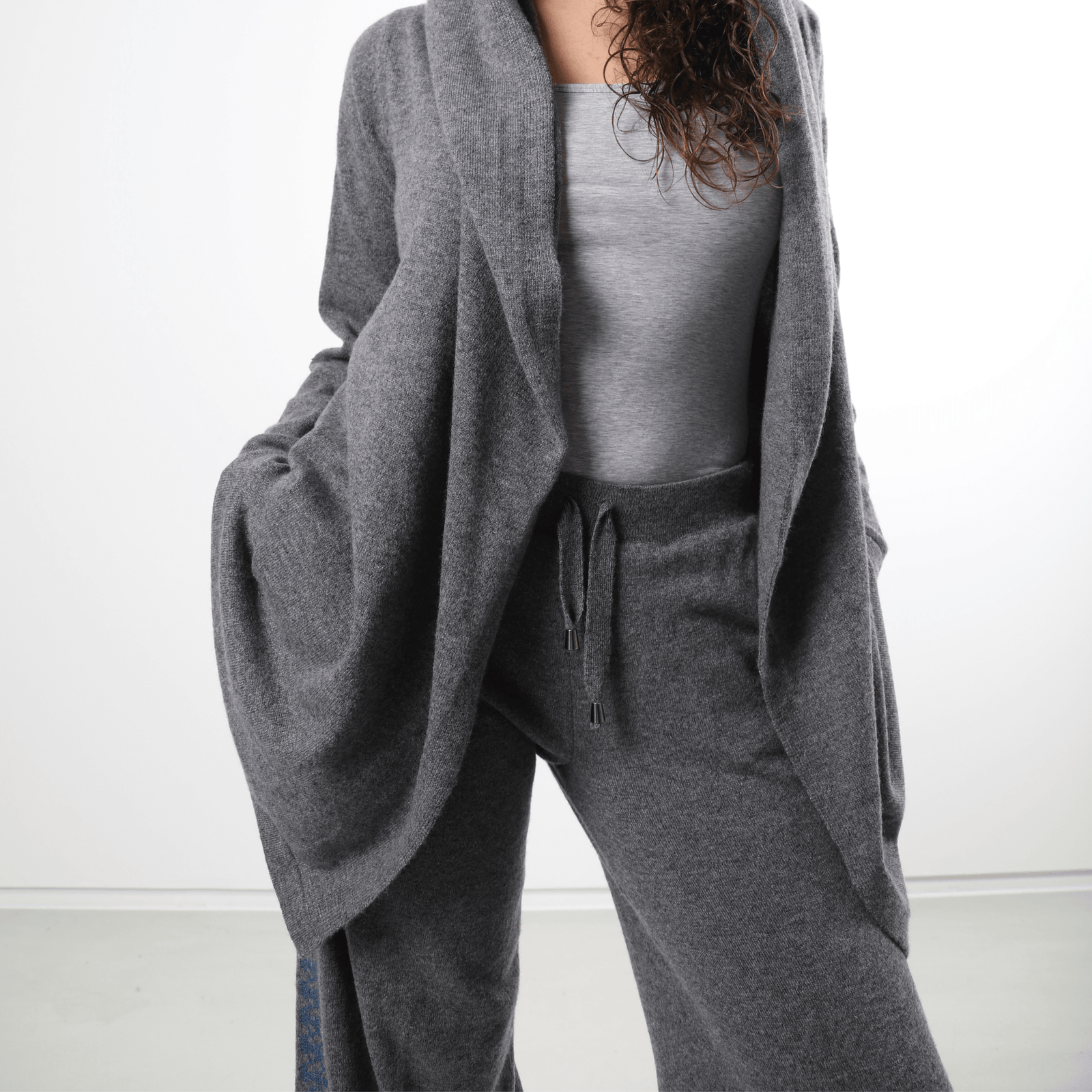 GRAY CASHMERE SWEATPANTS | BEEHIVE