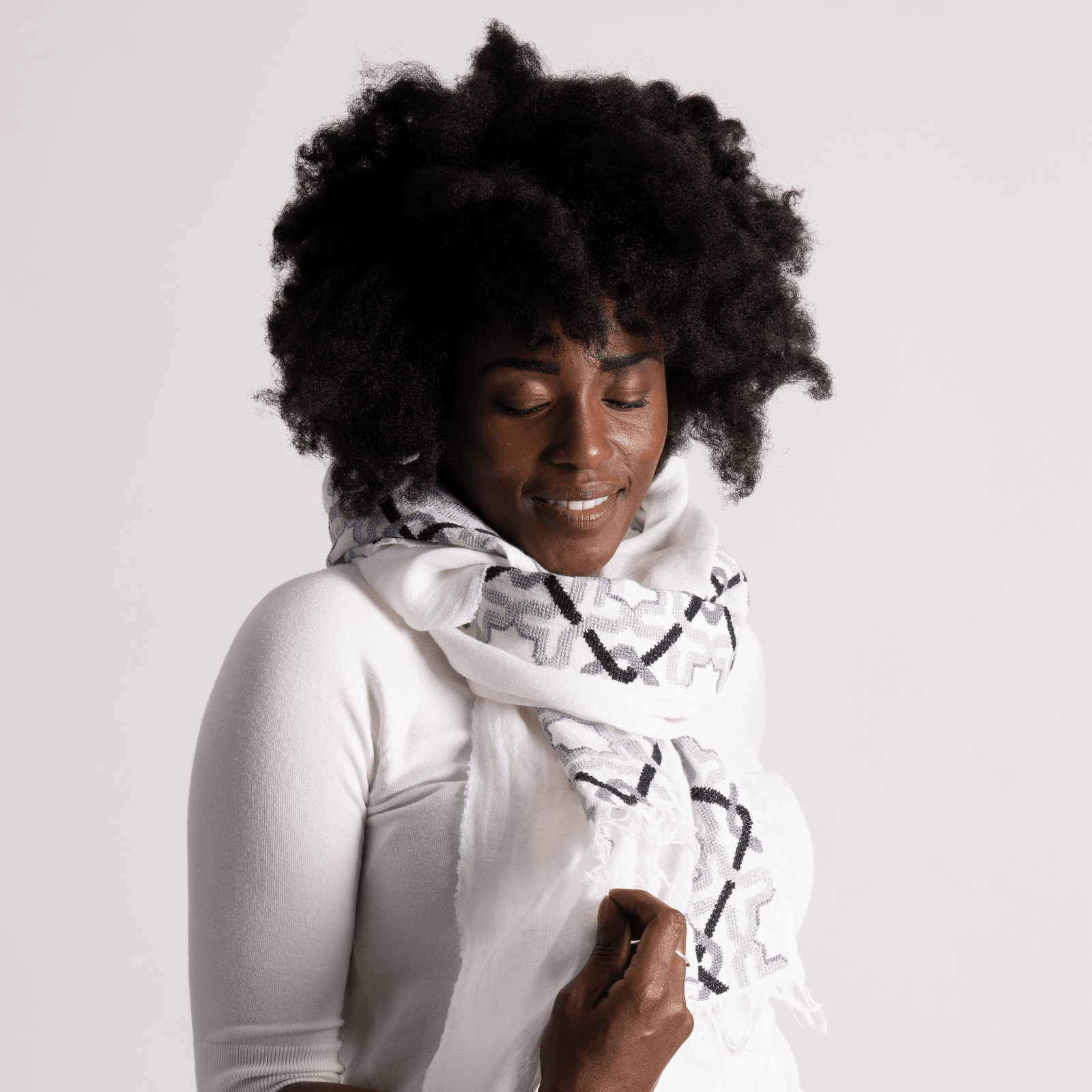 WHITE LINEN SHAWL STORM GRAY ALHAMBRA