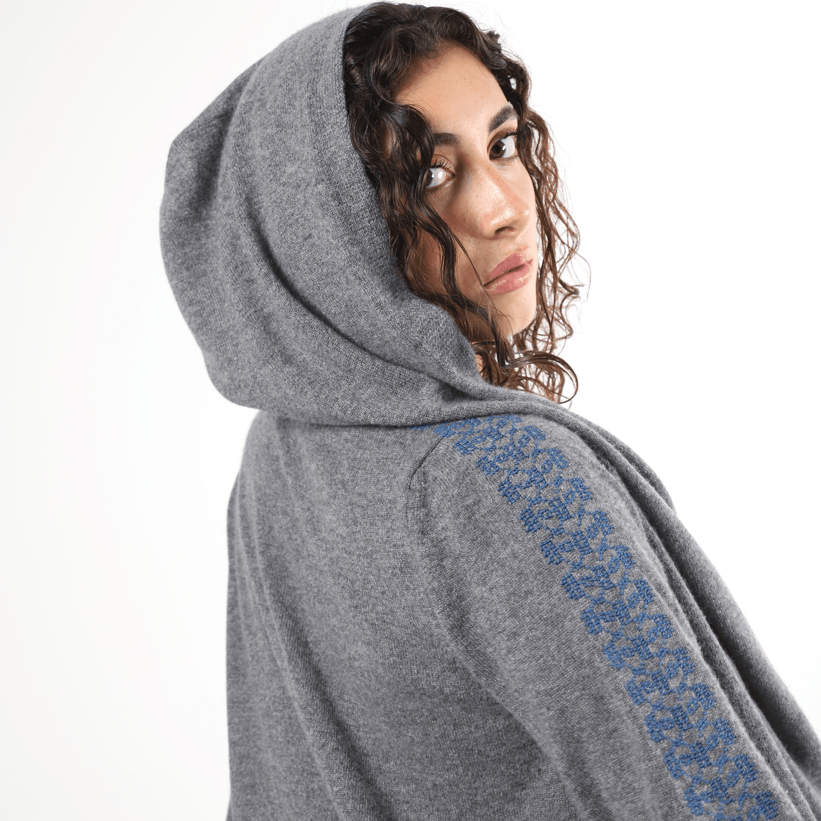 GRAY CASHMERE HOODIE | BEEHIVE
