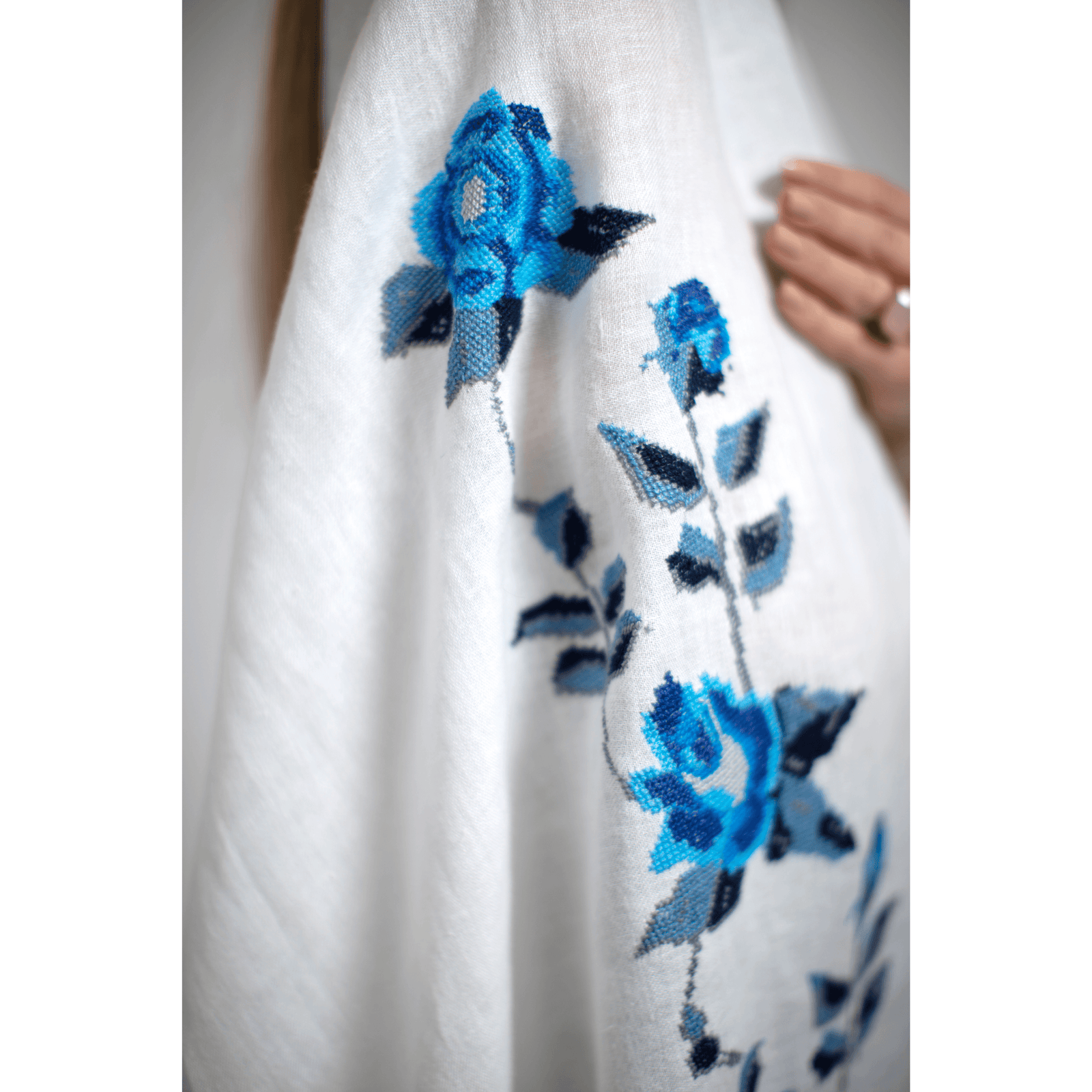 WHITE LINEN SHAWL SEA BLUE HANA ROSE
