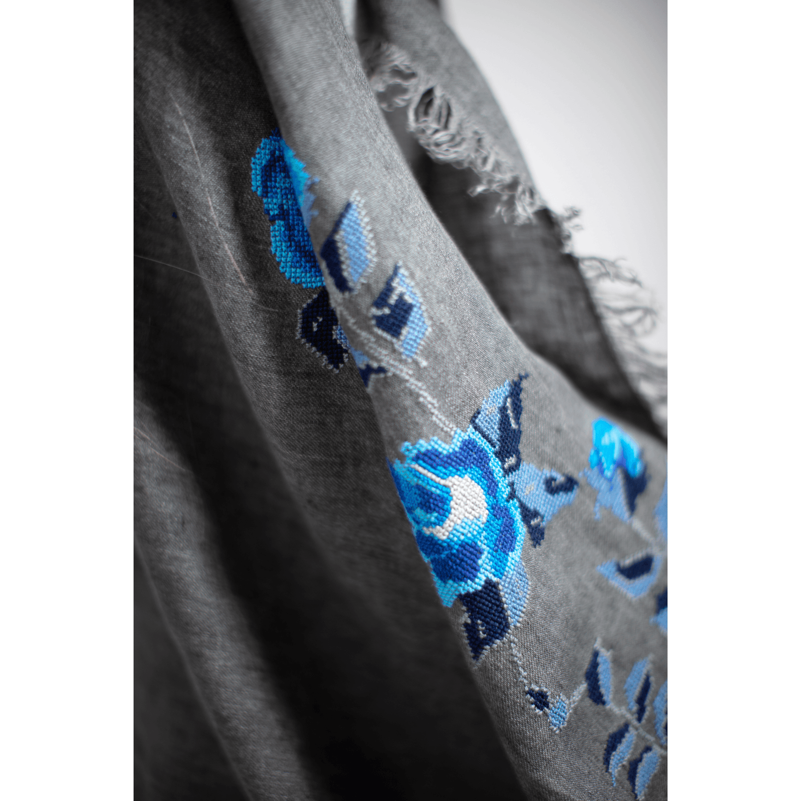 GRAY LINEN SHAWL SEA BLUE HANA ROSE