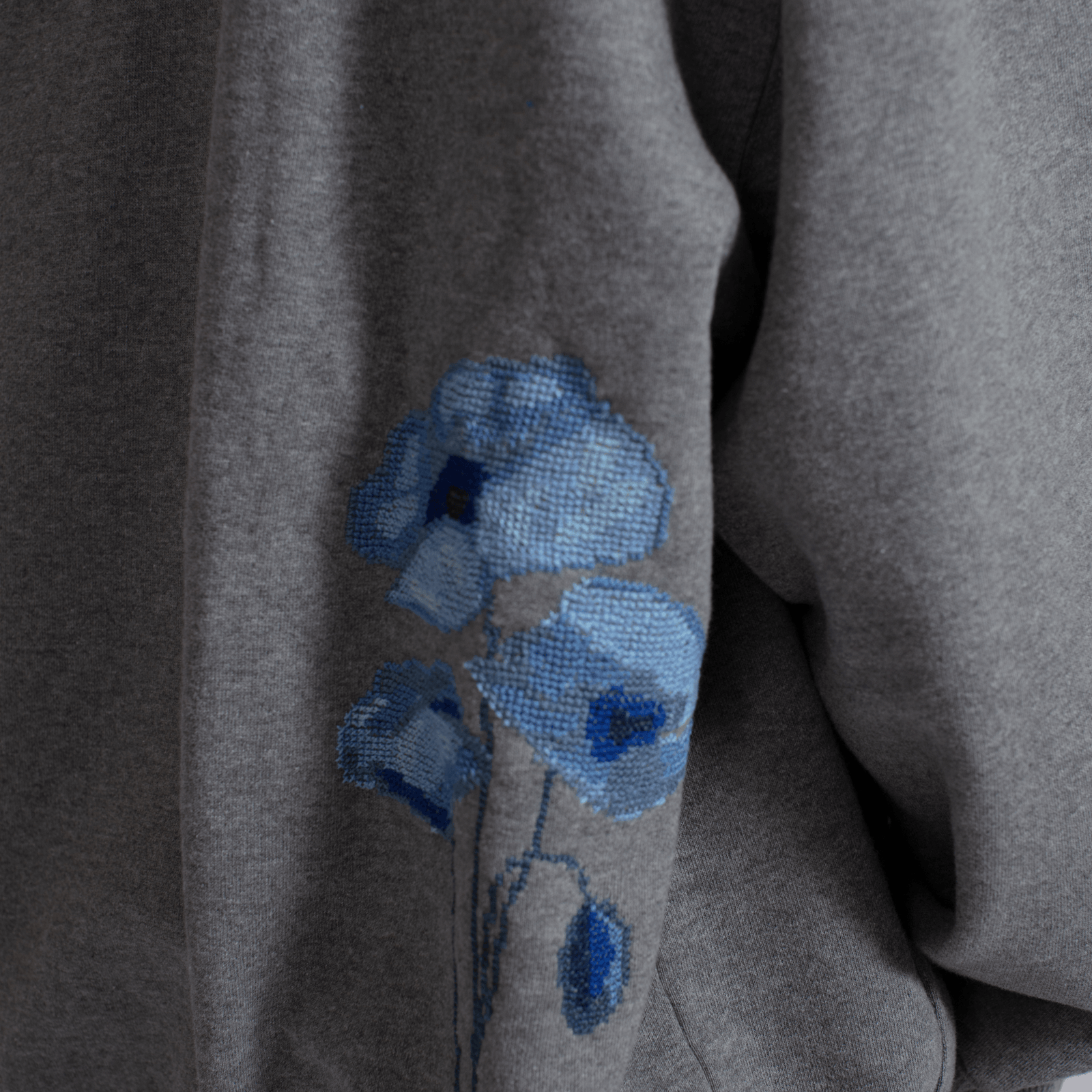 GRAY HOODIE POPPY