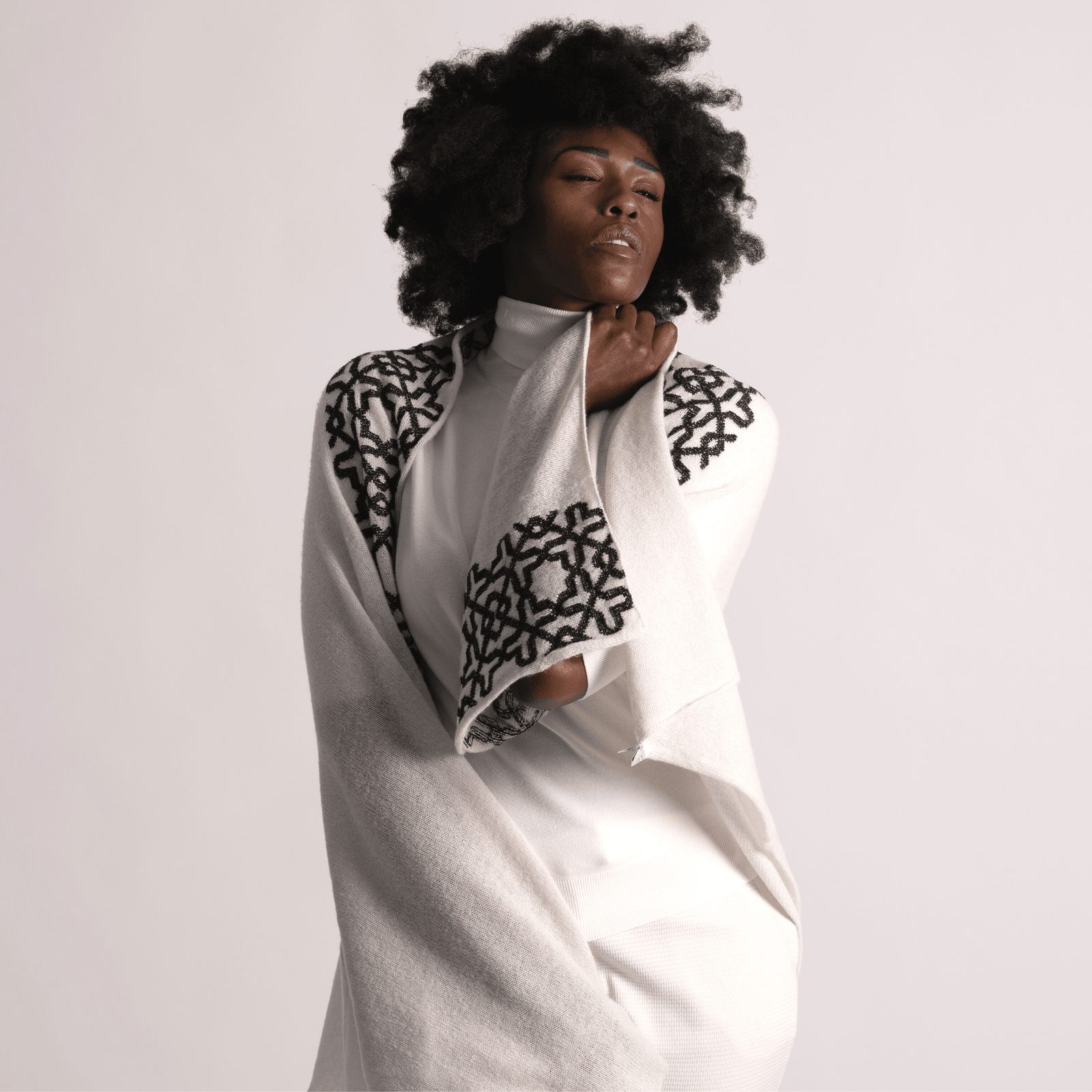 Alabaster White/Black