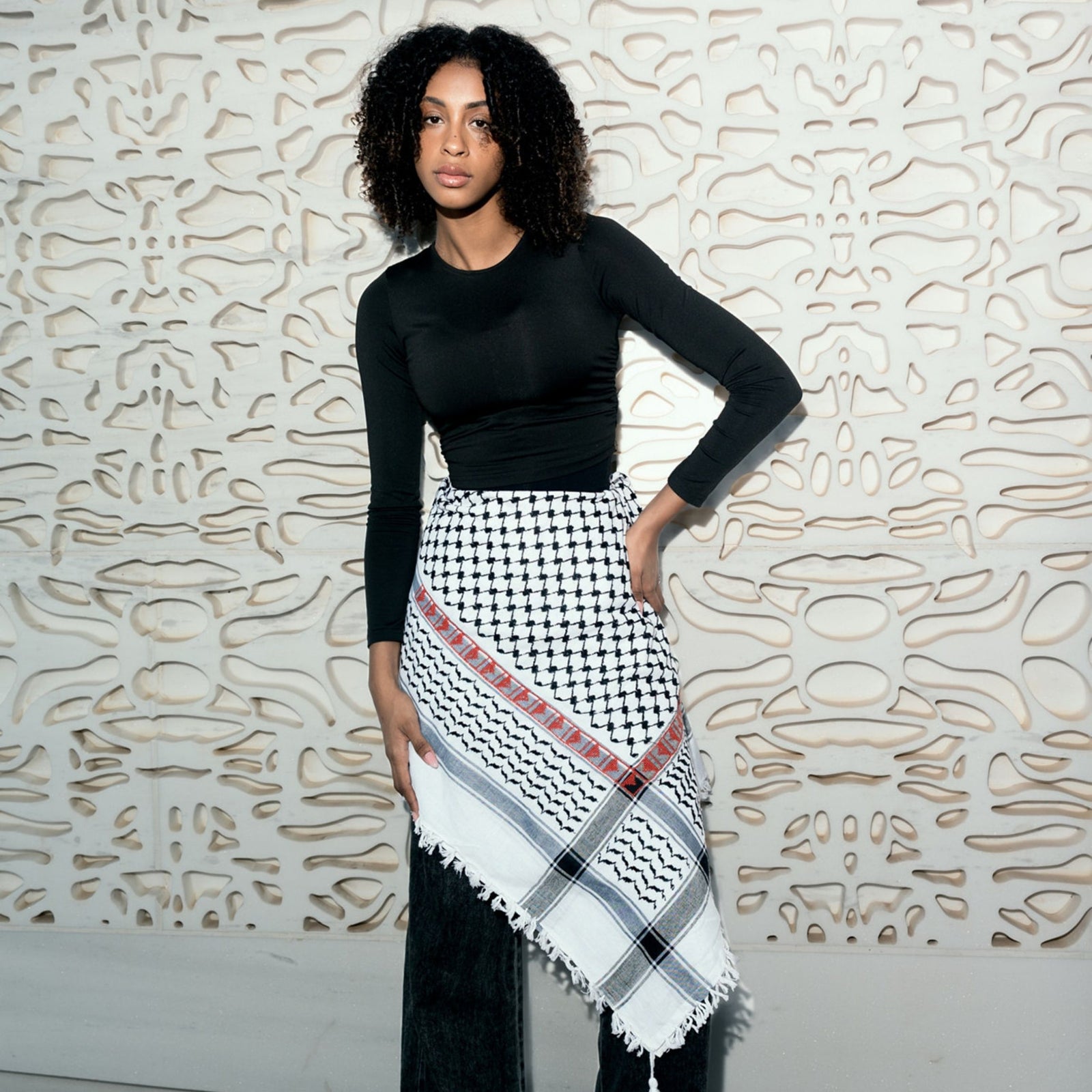 BLACK & WHITE MAKATEEB (MESSAGES) COTTON KEFFIYEH