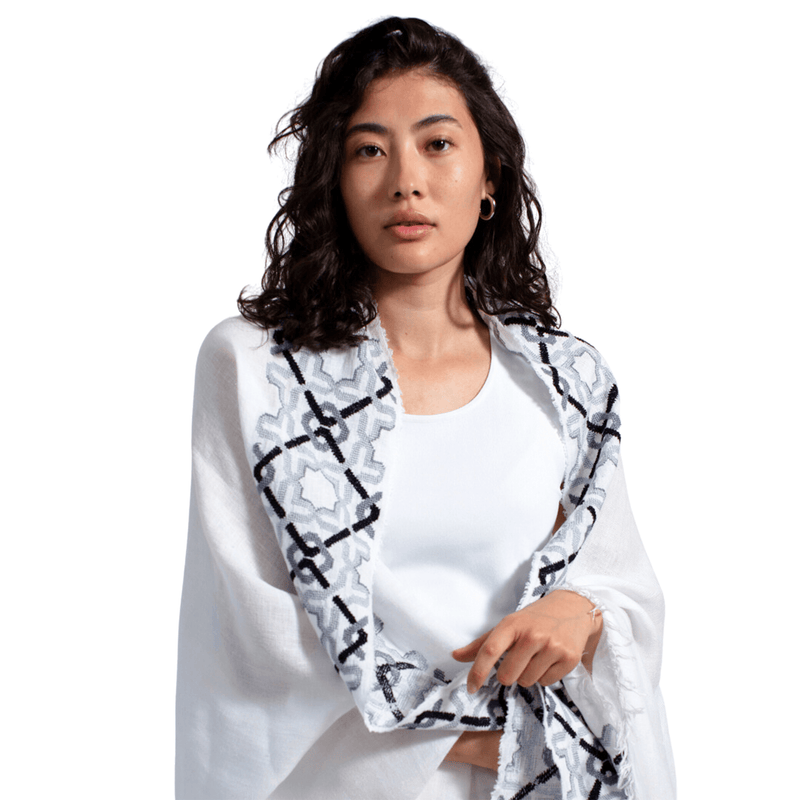 WHITE LINEN SHAWL STORM GRAY ALHAMBRA