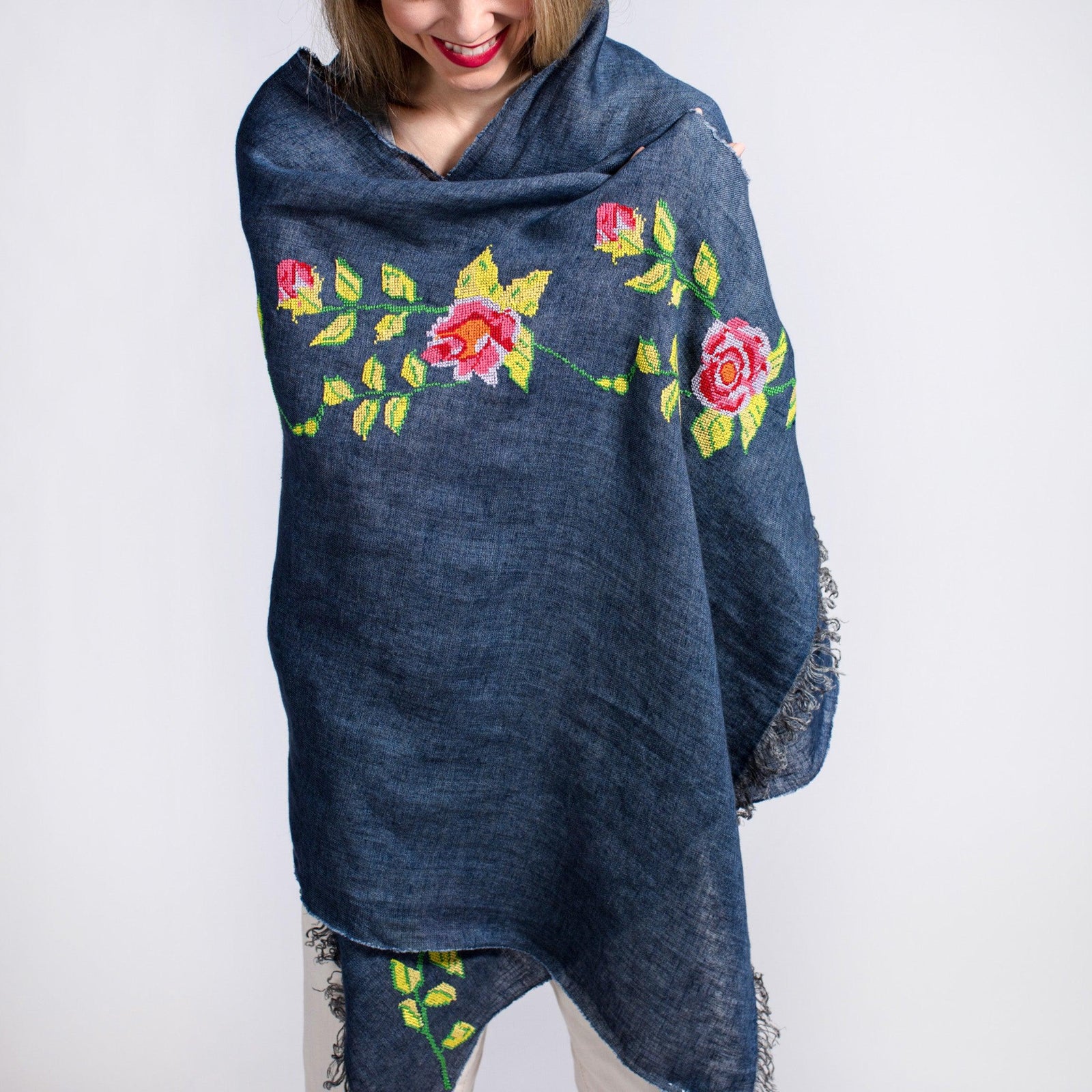 BLUE LINEN SHAWL HANA ROSE