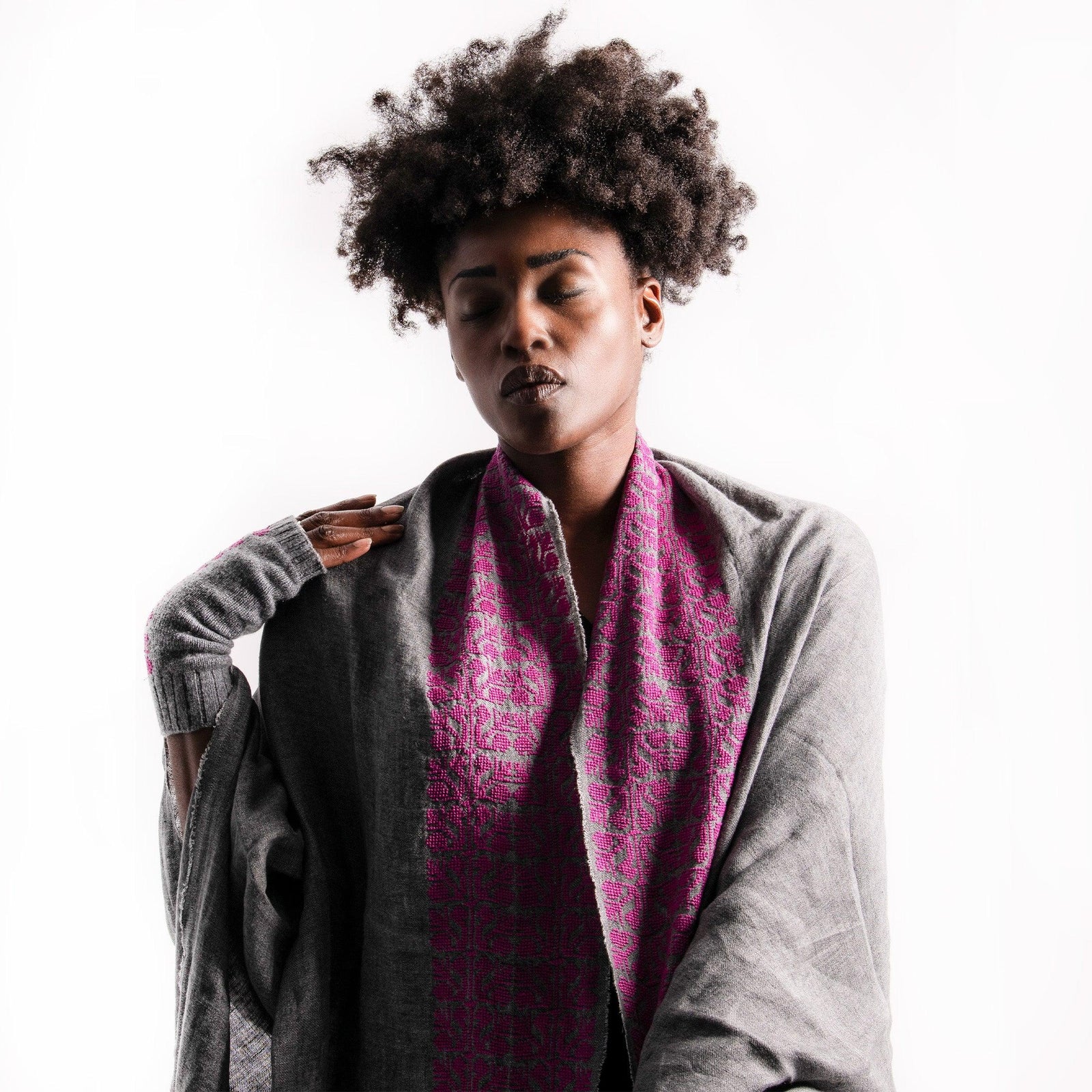 GRAY LINEN SHAWL FUCSIA SINEAD