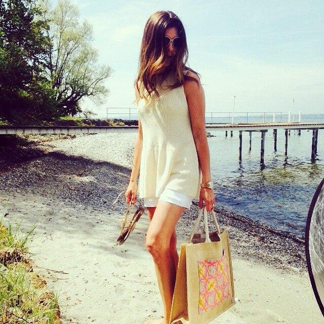 beach pool boat tote tote bag hand-embroidered by refugees craftsmanship